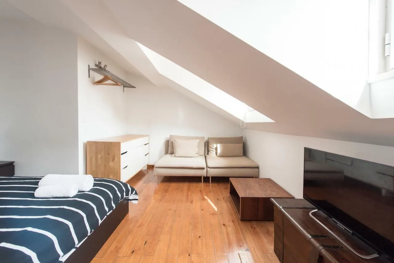 Cozy Apartment In Bairro Alto Lisbon